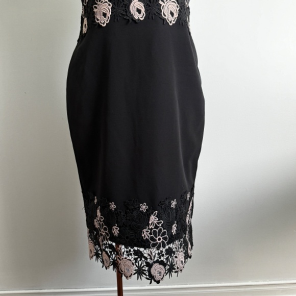 RW&CO - Black Fitted Sleeveless Dress with Floral Lace Details - Picture 3 of 13